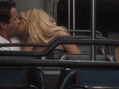 2 blondes blow on Bus